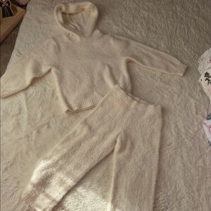 H&M Cream Kids Fuzzy Hoodie Set